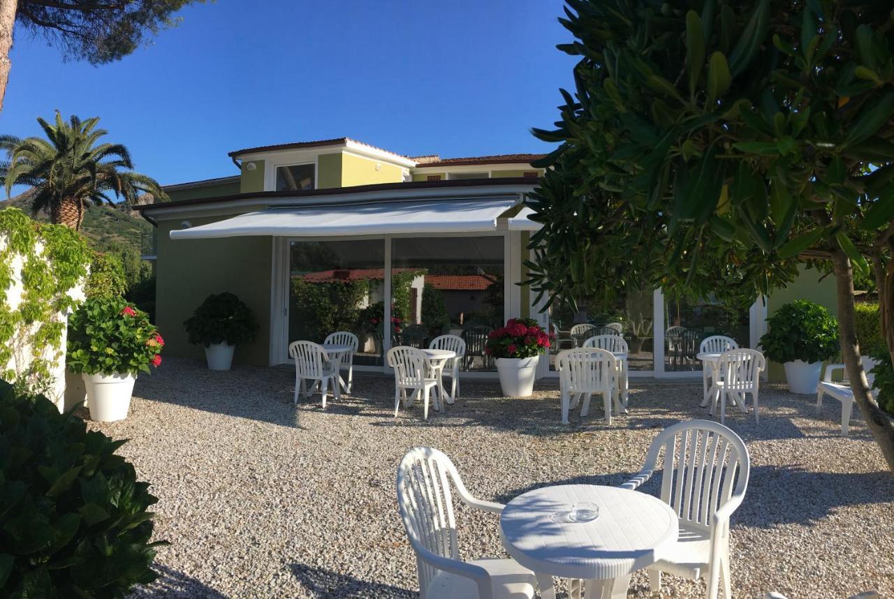 Hotel Barbarossa Porto Azzurro Exterior foto
