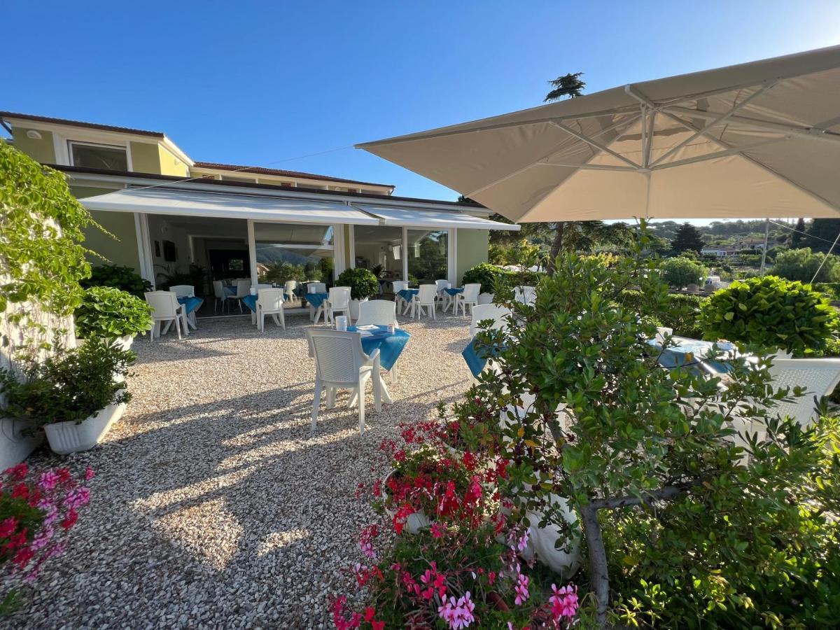 Hotel Barbarossa Porto Azzurro Exterior foto