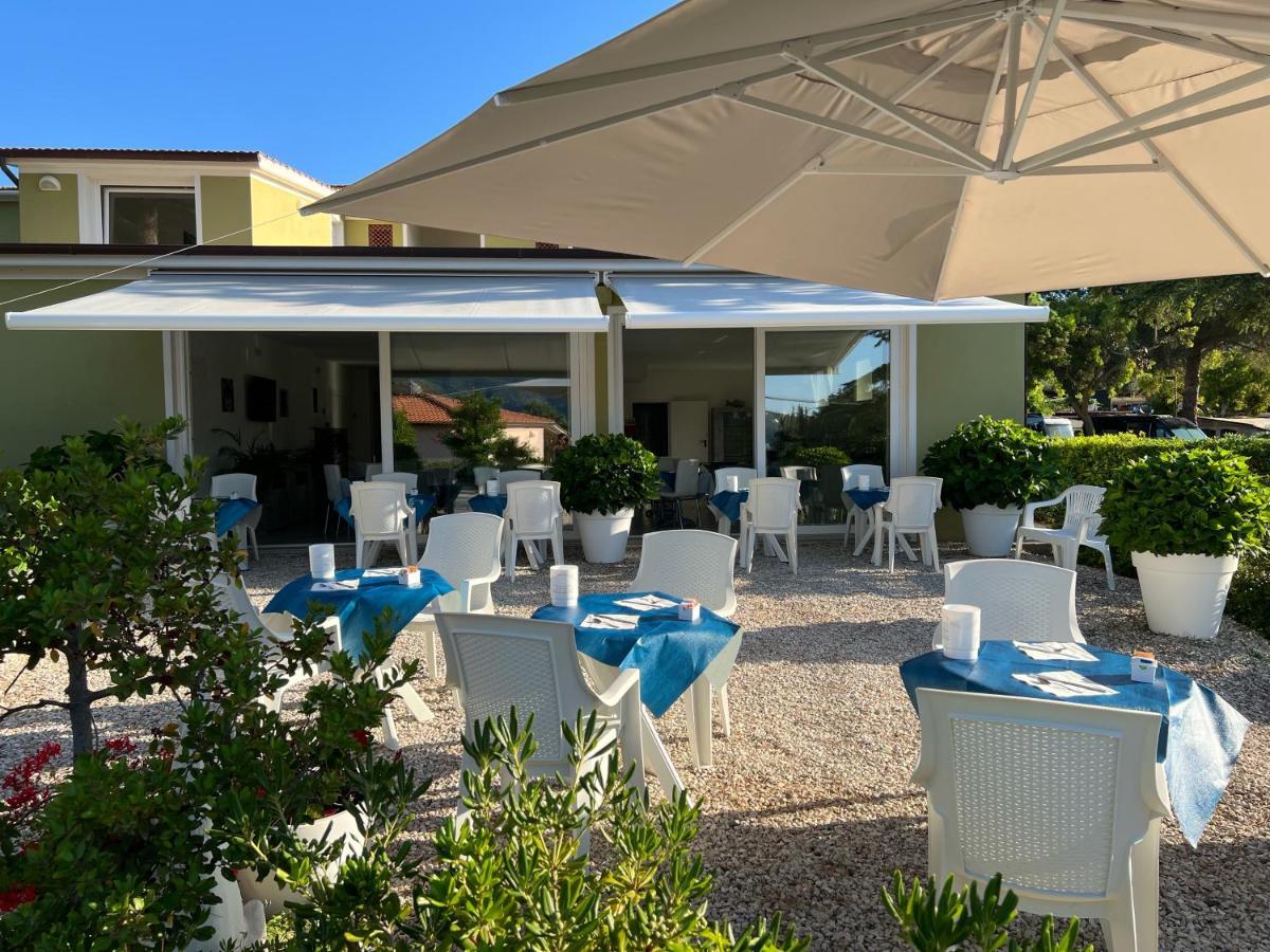 Hotel Barbarossa Porto Azzurro Exterior foto