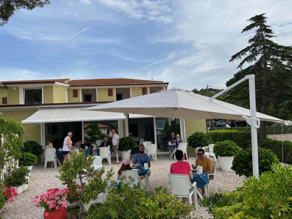 Hotel Barbarossa Porto Azzurro Exterior foto